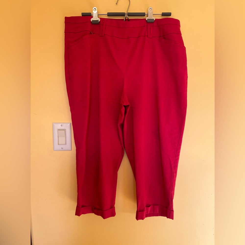 Capris. Hot Pink